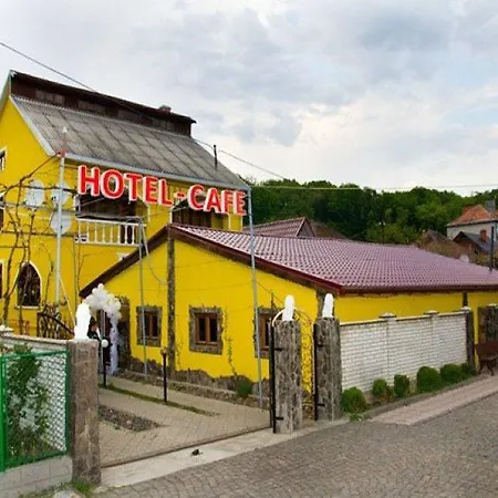 At John's * Karpaty